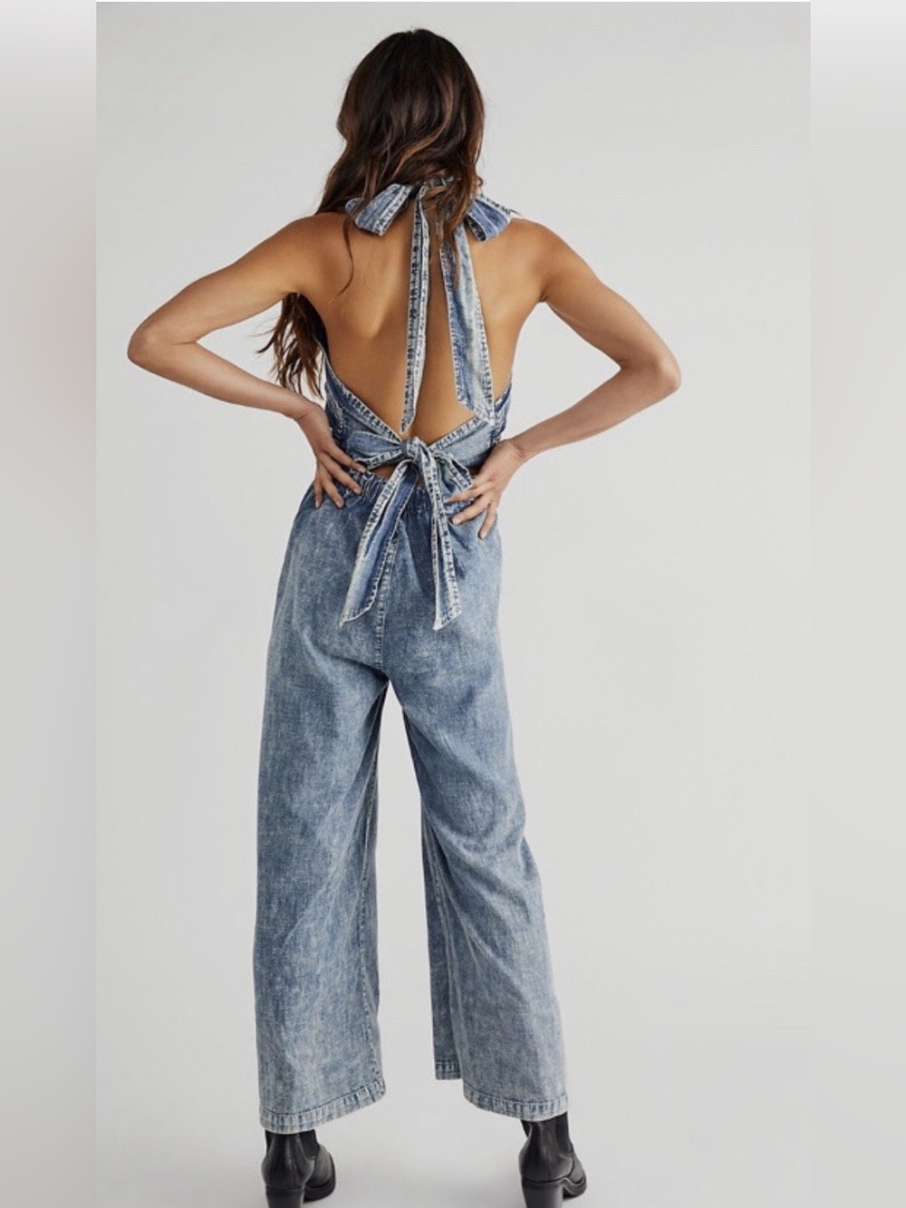 WE THE FREE C’est La Vie Free People Halter Open-Back Wide-Leg Denim Jumpsuit L